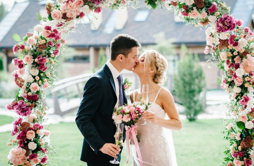 3 Popular Myths About Wedding Photography You Should Ignore
